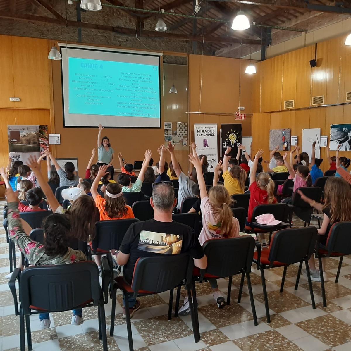 El Drac que Cantava Havaneres - Galeria